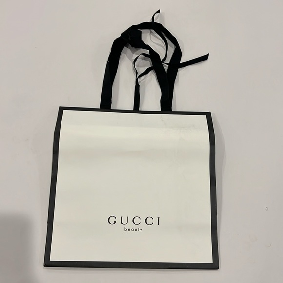 Gucci Handbags - Gucci beauty shopping bag